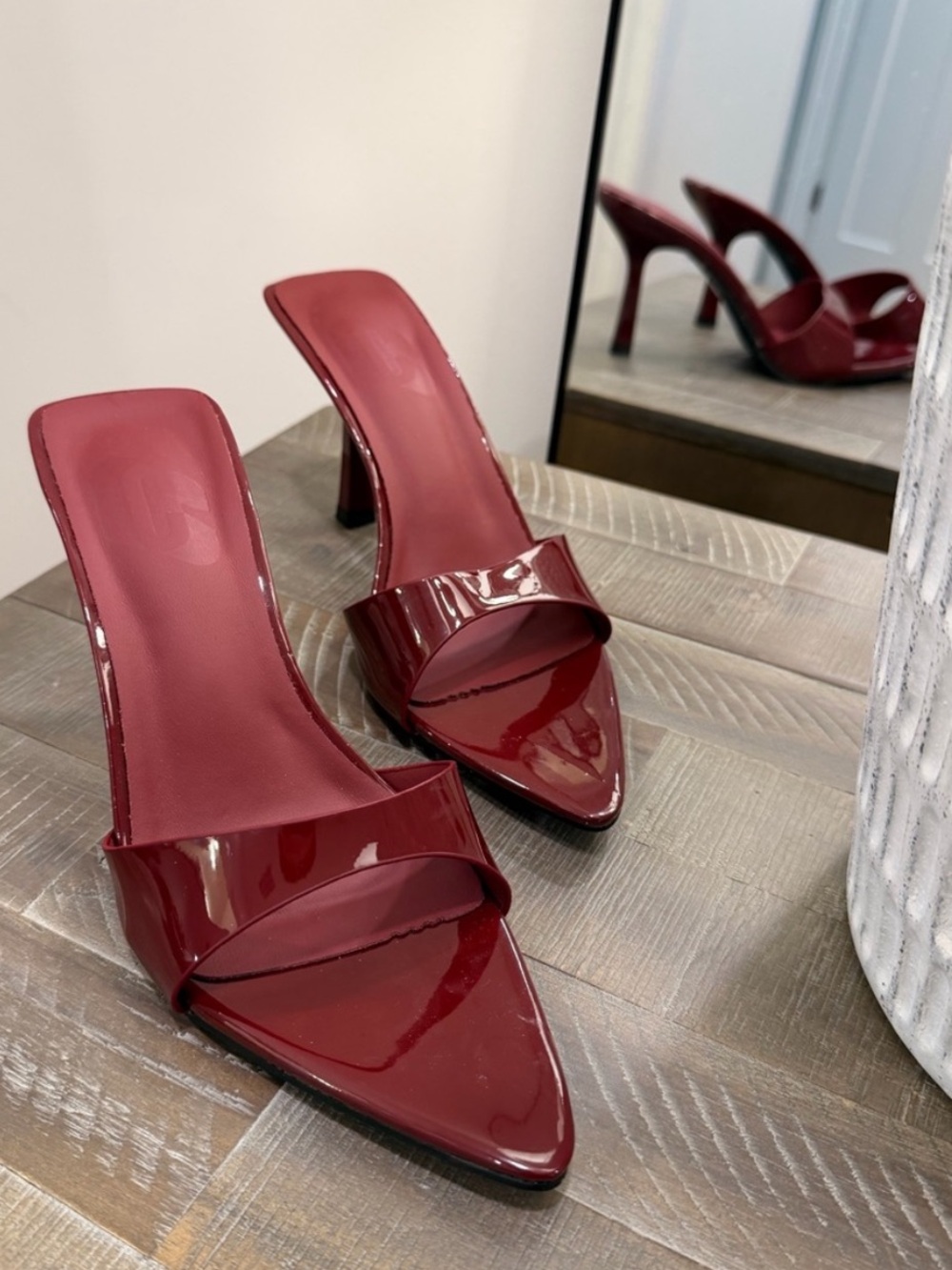 VERY SEXY, Pointed Toe Slip On Mule Stiletto Med-Heels 38(7.5) Deep Red
